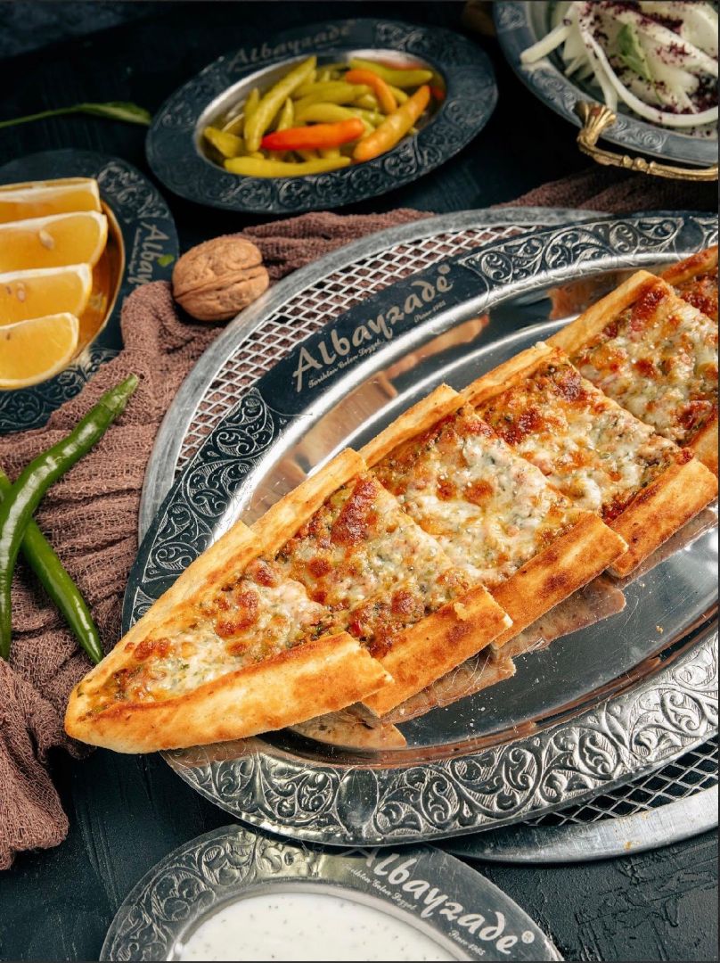  kıymalı kaşarlı pide