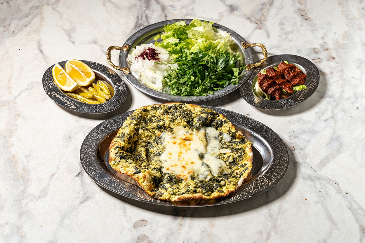 Ispanaklı Lahmacun